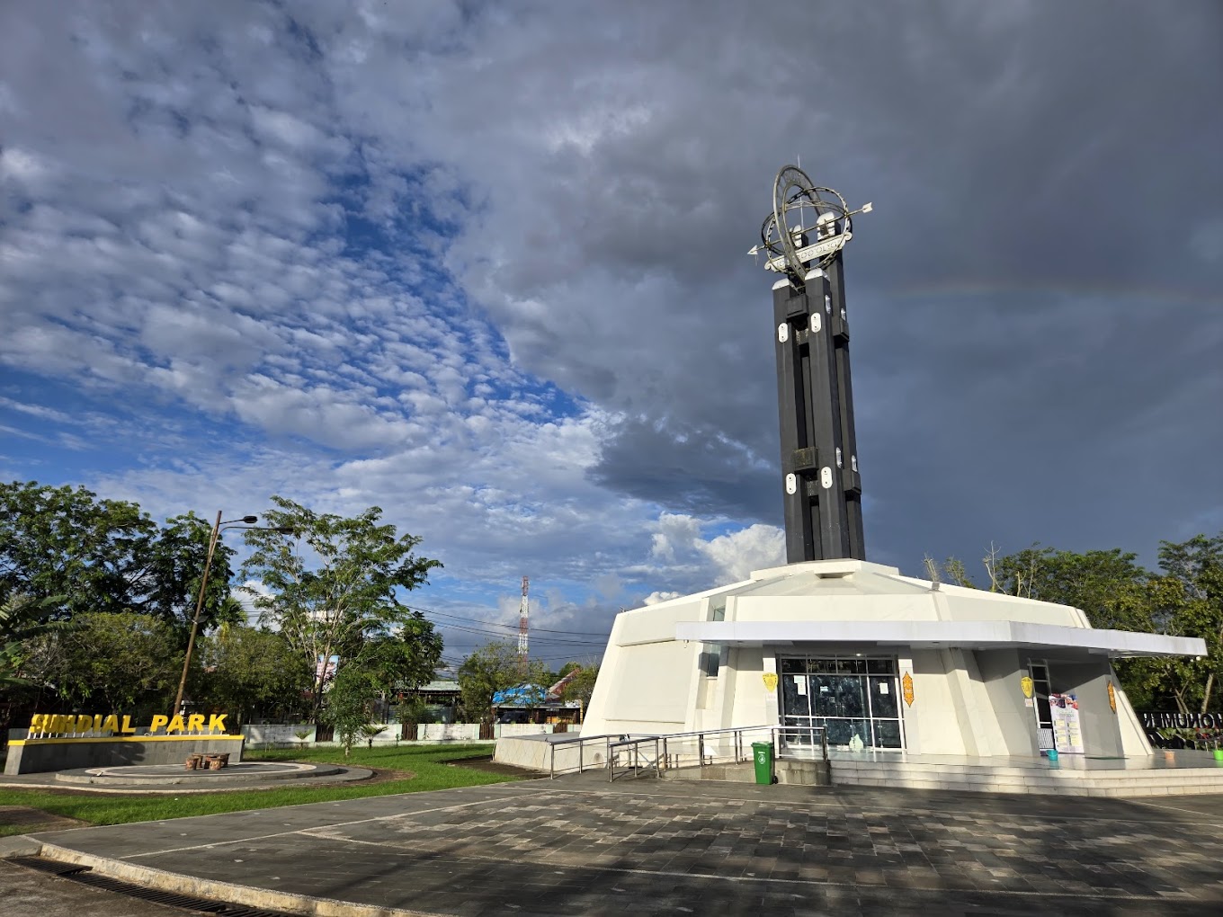 monumen khatulistiwa
