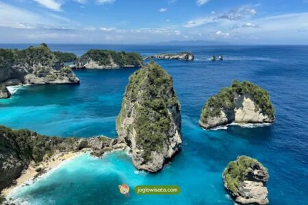 Eksplor Raja Lima Nusa Penida, Spot Instagramable yang Wajib Masuk Bucket List!