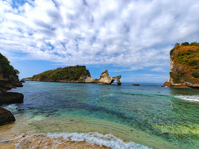 atuh beach nusa penida