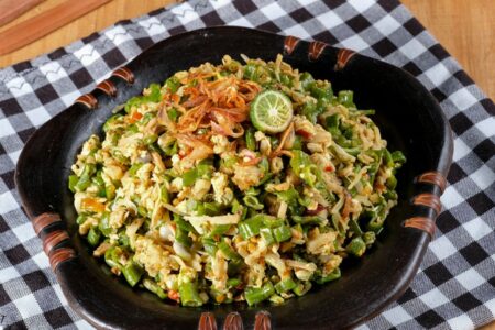 lawar ayam