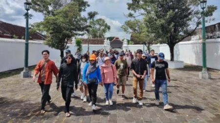walking tour jogja
