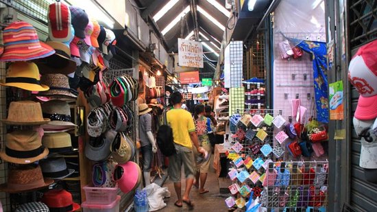 https://www.google.com/url?sa=i&url=https%3A%2F%2Fwww.tripadvisor.co.id%2FLocationPhotoDirectLink-g293916-d4567420-i423207911-Pratunam_Market-Bangkok.html&psig=AOvVaw2mDCV43r96nTwE_006vZ3t&ust=1757061666076000&source=images&cd=vfe&opi=89978449&ved=0CAMQjB1qFwoTCPjigoXbvo8DFQAAAAAdAAAAABAn