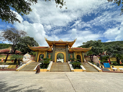 Hộ Quốc Temple