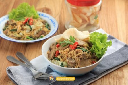 3 Spot Mie Nyemek Jogja Terkenal, Gurih Pedasnya Bikin Kangen!