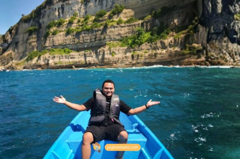 Pantai Sine, Pesona Wisata Tulungagung yang Hits Banget