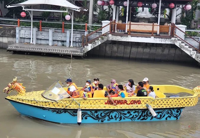 Wisata Perahu Kalimas Rute Monkasel
