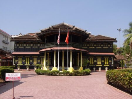 istana lama malaysia kelantan
