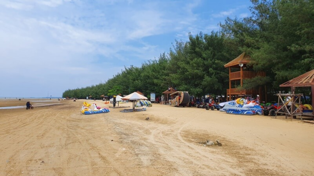 Pantai Karang Jahe Rembang